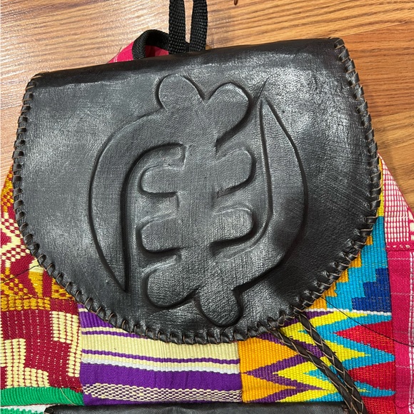 Authentic handmade Kente cloth backpack - Picture 7 of 8